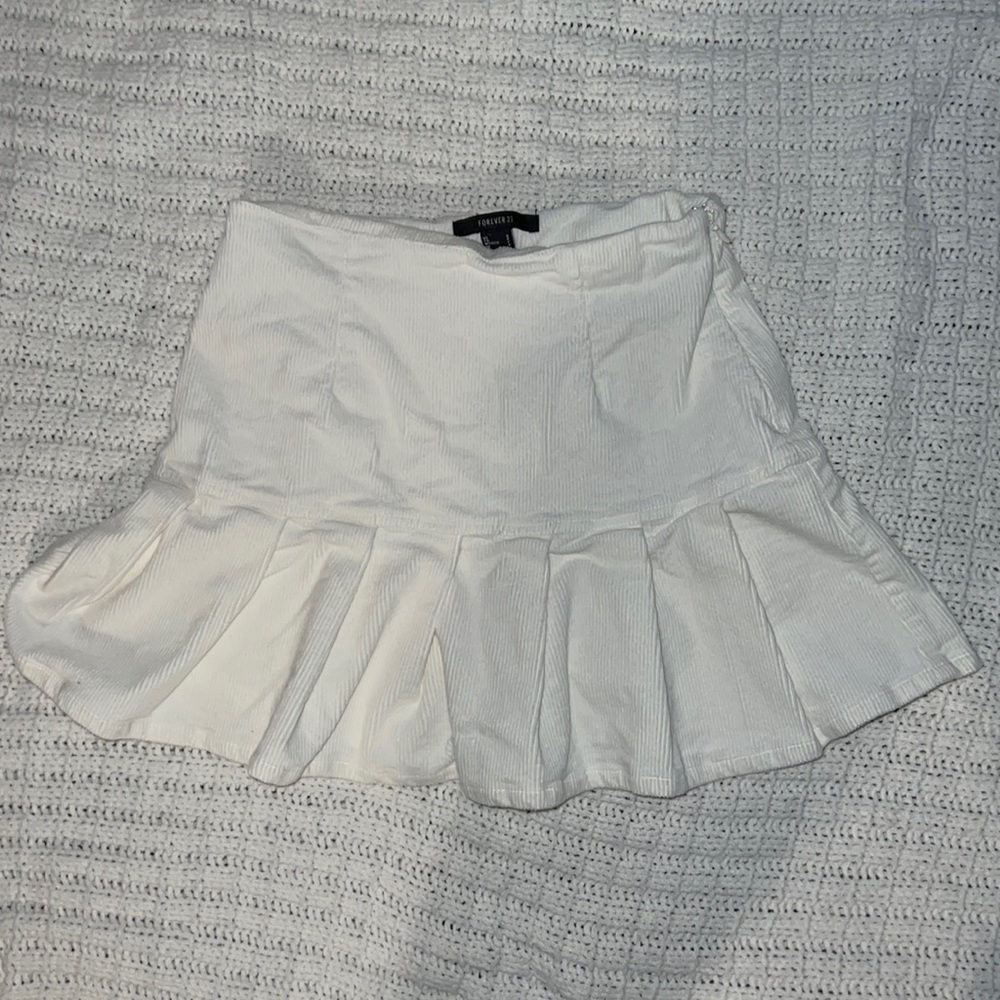 Forever 21 white skirt. Small